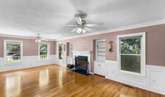 404 Woodvale Ln, Aiken, SC 29801
