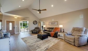 5120 Country Hills Dr, Aurora, IN 47001