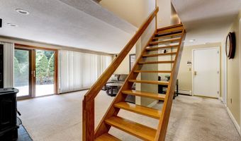 15 Brookridge Dr, Avon, CT 06001