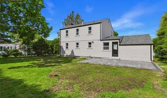 28 Eden Crest Dr, Cranston, RI 02920