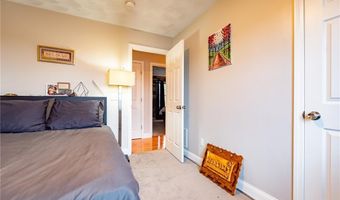 10 Flanders St, Johnston, RI 02919