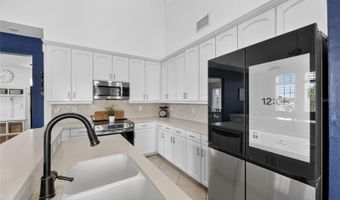 5536 LUMINAR POINTE Ln, Apollo Beach, FL 33572