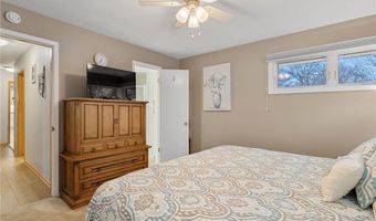 307 21st St NW, Austin, MN 55912