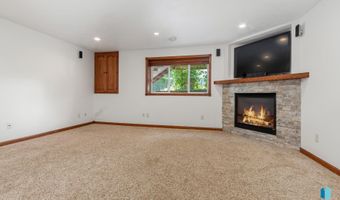 2413 E Trevino Ln, Brandon, SD 57005