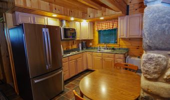 123 Richards Ln, Abbot, ME 04406