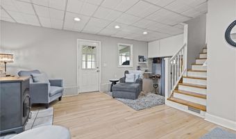17 Belvedere St, Johnston, RI 02919
