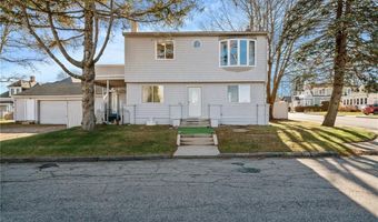 16 Courtway St, Narragansett, RI 02882