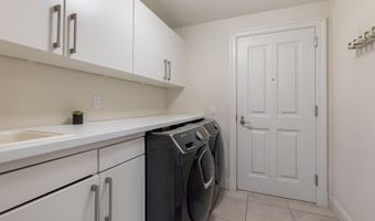 801 KEY Hwy T-65, Baltimore, MD 21230