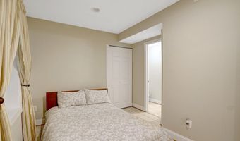 8304 FIVE GATES Rd, Annandale, VA 22003