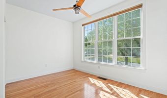 11 Pondside Ln 11, Bolton, MA 01740