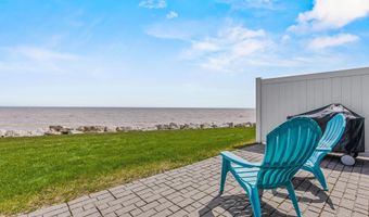 2614 LAKE St, Algoma, WI 54201