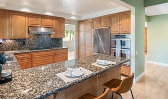 7945 Shadow Hill Dr, La Mesa, CA 91941