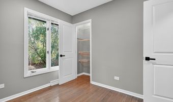 1245 WINAKI Trl, Algonquin, IL 60102