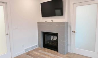 1002 Abby Rd, Alton, IA 51003