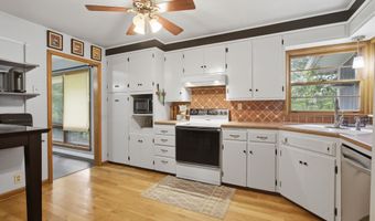 912 W Pleasant St, Aurora, MO 65605