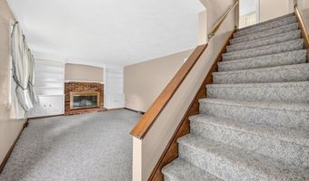 19 Greenleaf St, Billerica, MA 01821