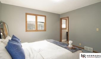 1828 William Dr, Beatrice, NE 68310