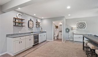 6877 Lasalle Cir NE, Albertville, MN 55301