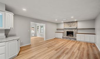 17 Pine Grove Dr, Batesville, IN 47006