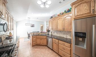 916 B Bronstad Dr, Andrews, TX 79714