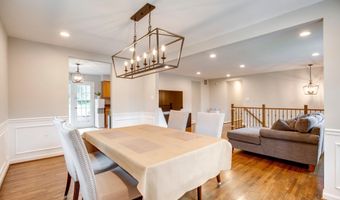 8217 CINDY Ln, Bethesda, MD 20817