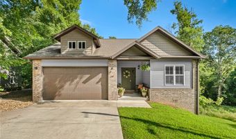68 Elizabeth Dr, Bella Vista, AR 72715