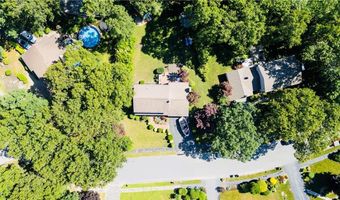 8 Winterberry Dr, Coventry, RI 02816