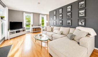 904 S MONROE St, Arlington, VA 22204