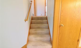 141 Strese Ln, Apple Valley, MN 55124