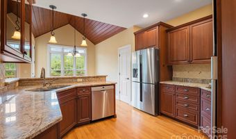 103 Village Pointe Ln, Asheville, NC 28803