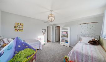 907 S 25th St, Beatrice, NE 68310