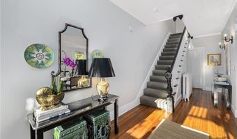 30 Bull St, Newport, RI 02840