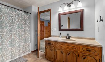 1022 E CAPITOL Dr, Appleton, WI 54911