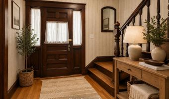 744 Hammond St, Bangor, ME 04401