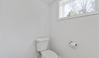 472 Dunn Rd, Belgrade, ME 04917