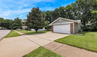 514 Great Hill Dr, Ballwin, MO 63021