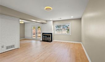 169 Golfview Dr, Advance, NC 27006