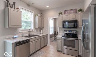 715 Hohlier Ln, Avon, IN 46123