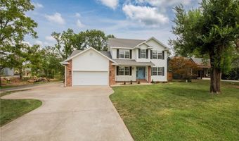 522 Tiger Blvd, Bentonville, AR 72712