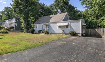 66 Loftus Cir, Bridgeport, CT 06606