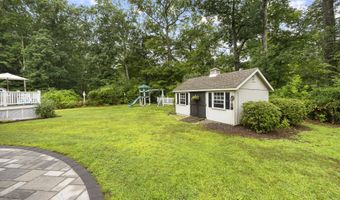 106 Stonecroft Ln, Coventry, CT 06238