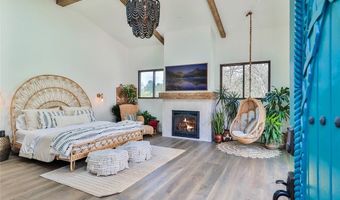 5617 Colodny Dr, Agoura Hills, CA 91301