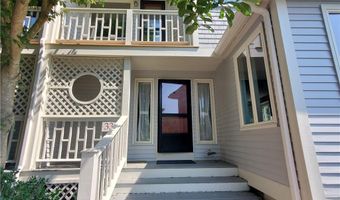 15 Hammersmith Rd 33, Newport, RI 02840