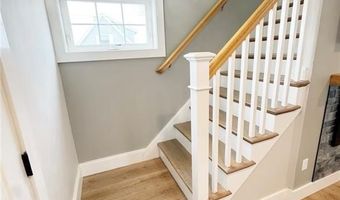 21 Warren Ave 21, Middletown, RI 02842