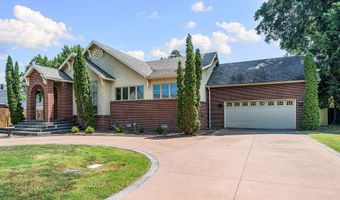 210 NW F St, Bentonville, AR 72712