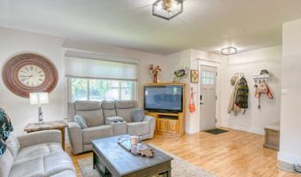 424 E DARWIN St, Athena, OR 97813