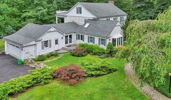 39 Cherry Ln, Airmont, NY 10952