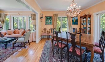 39 Brenton Rd, Newport, RI 02840