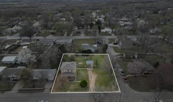 825 N 7th St, Arkansas City, KS 67005