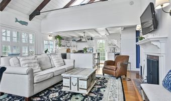397 Gibbs Ave Ch, Newport, RI 02840